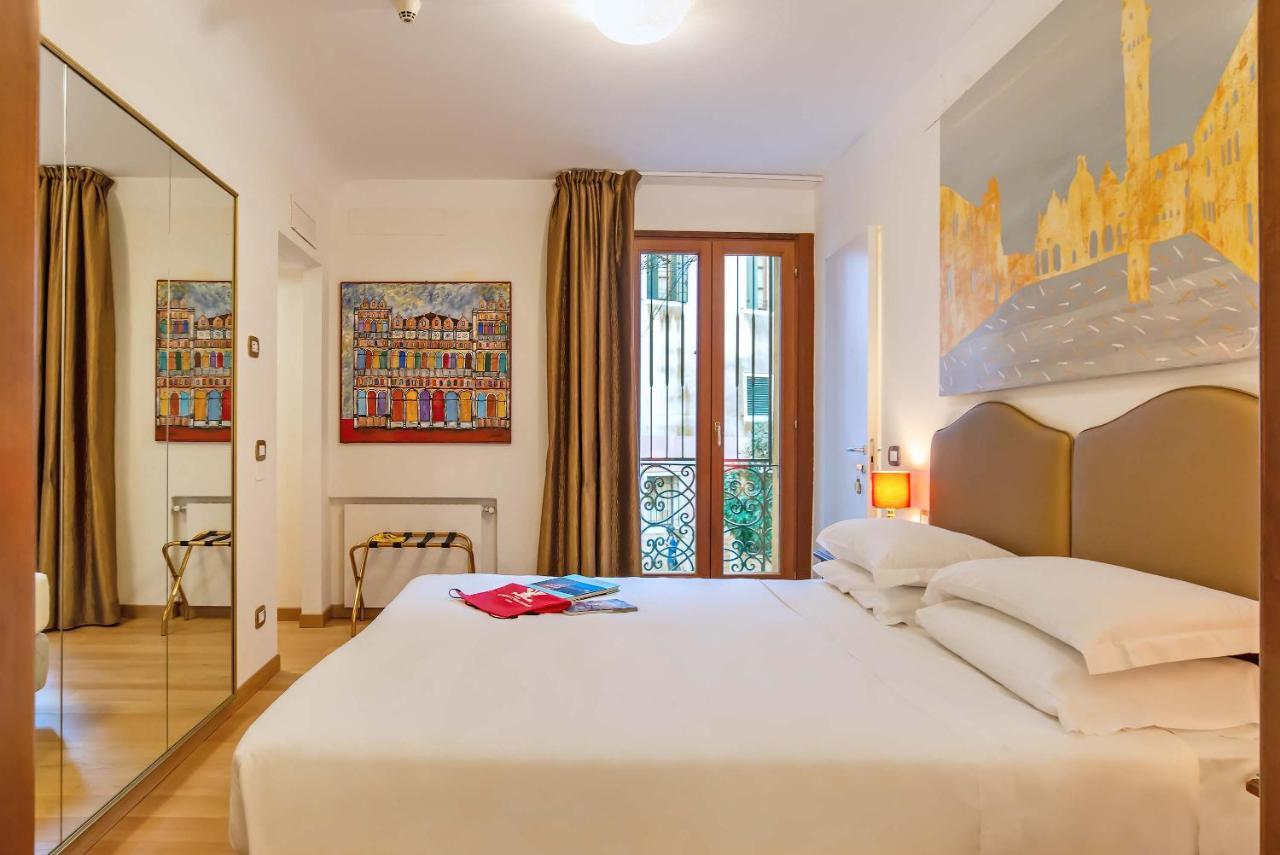 ונציה Hotel La Fenice Et Des Artistes מראה חיצוני תמונה