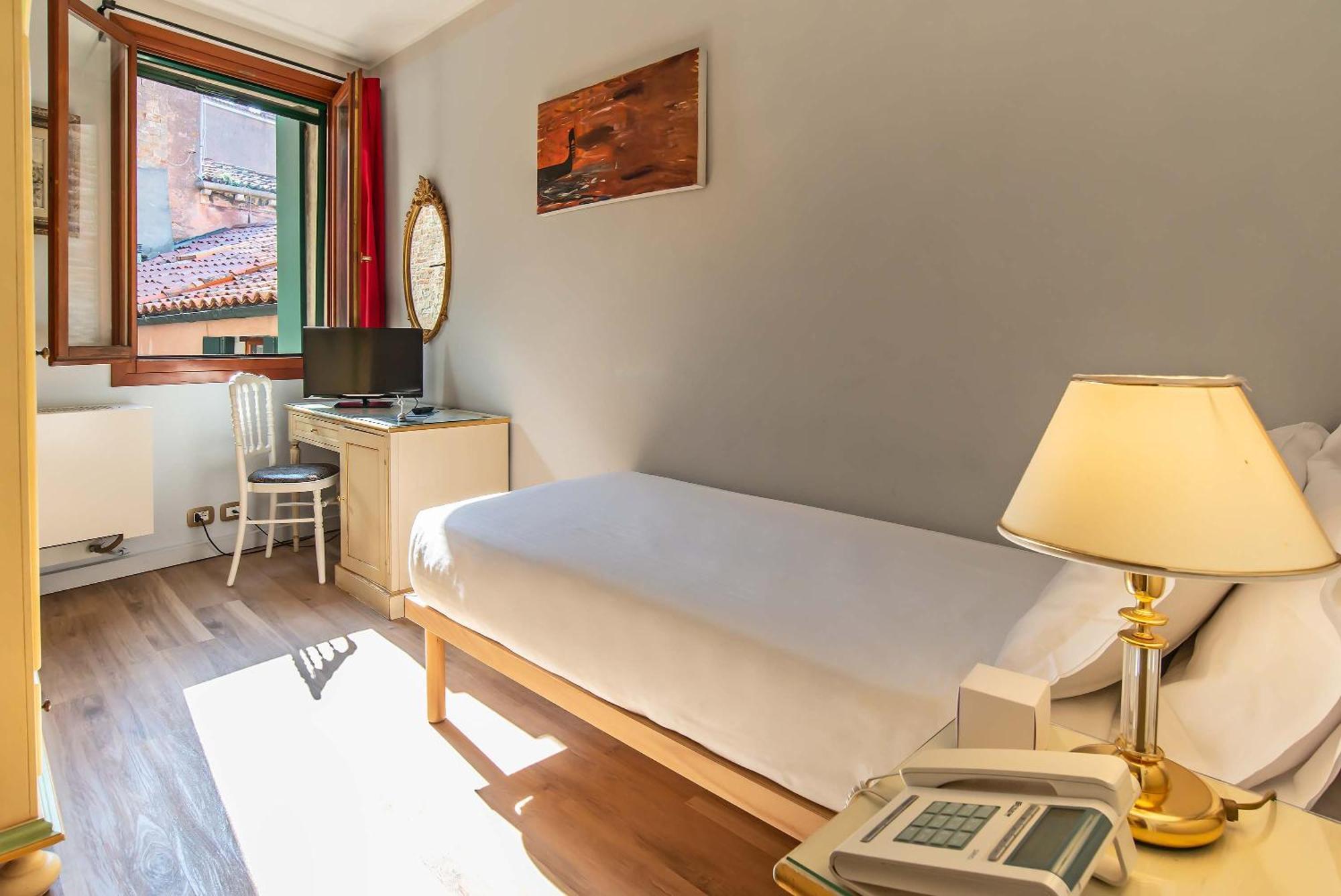 ונציה Hotel La Fenice Et Des Artistes מראה חיצוני תמונה