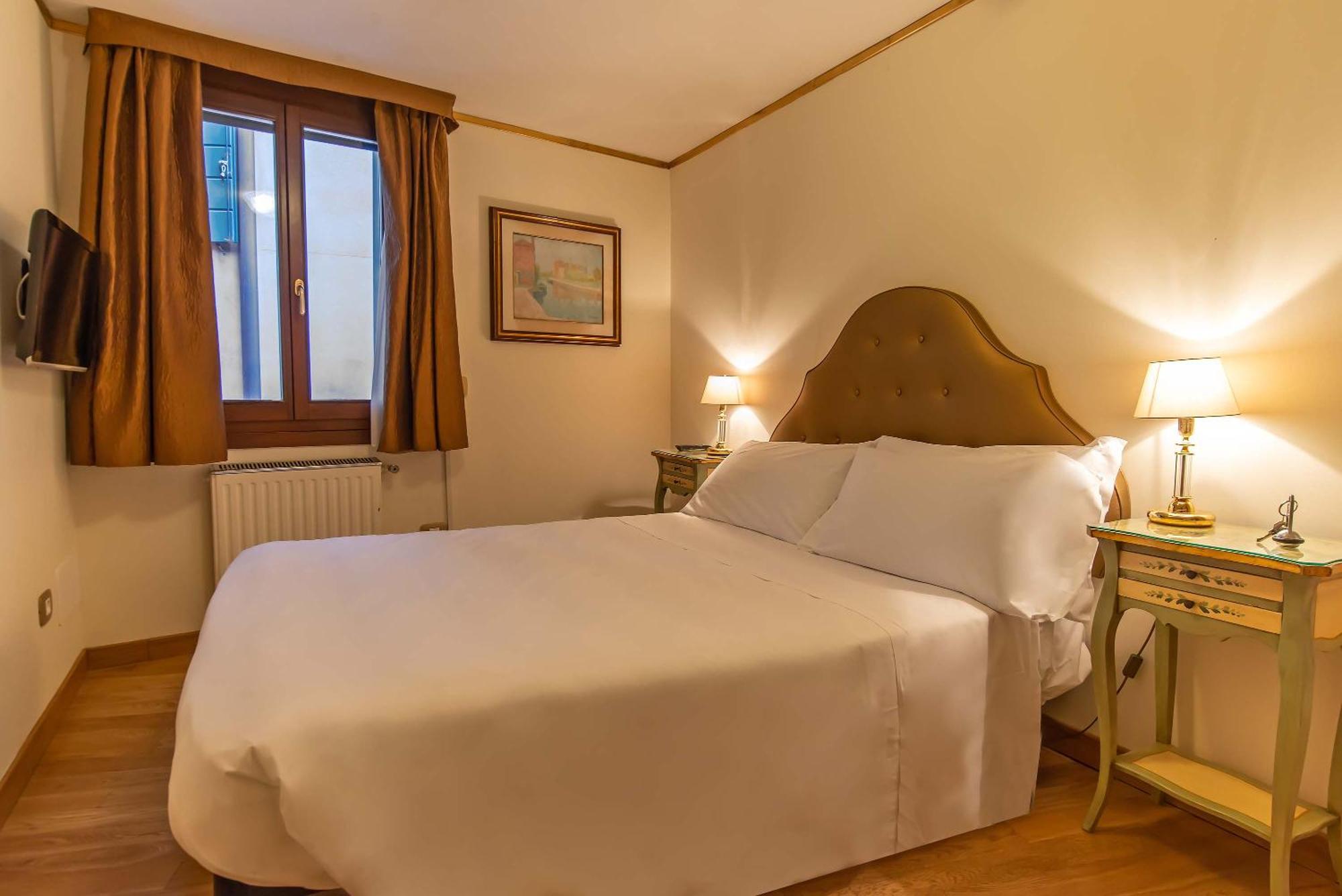 ונציה Hotel La Fenice Et Des Artistes מראה חיצוני תמונה