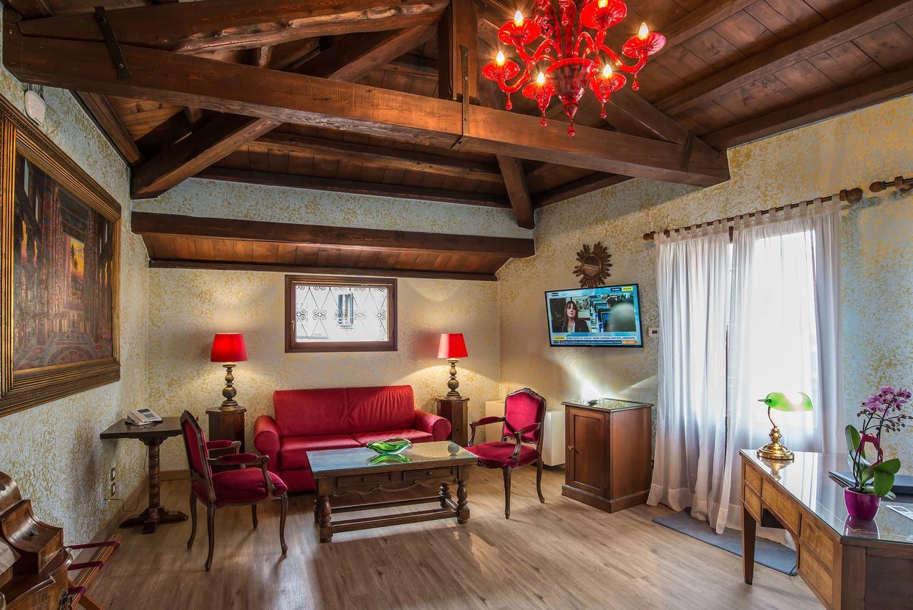 ונציה Hotel La Fenice Et Des Artistes מראה חיצוני תמונה
