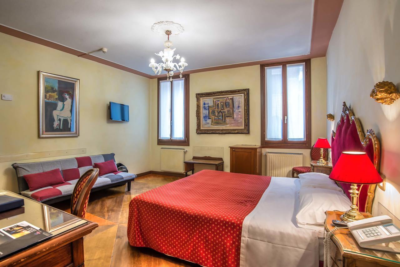 ונציה Hotel La Fenice Et Des Artistes מראה חיצוני תמונה
