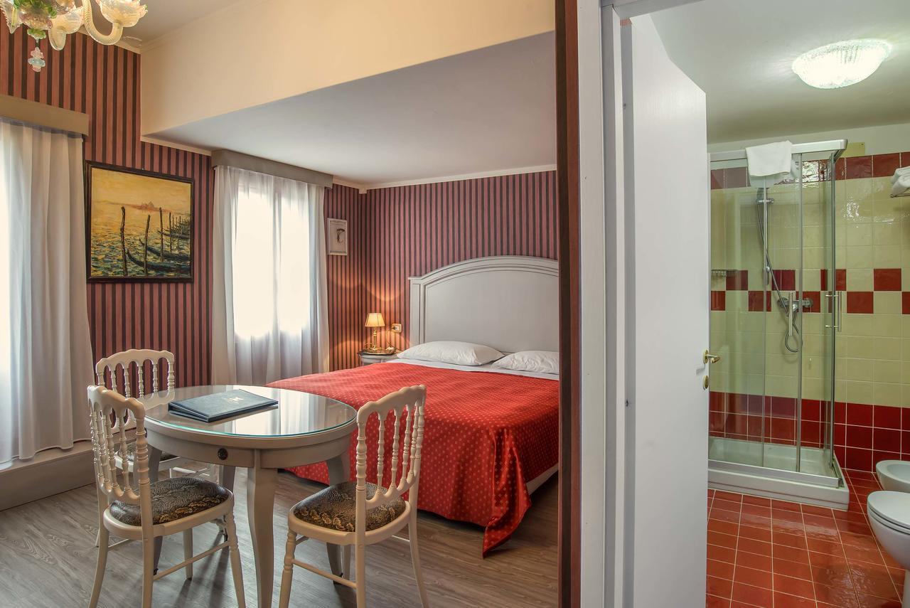 ונציה Hotel La Fenice Et Des Artistes מראה חיצוני תמונה